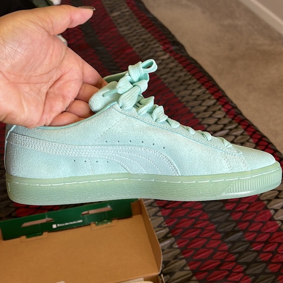 ✨New In Box✨ PUMA Suede Classic Mono Iced Jr in Aruba 🌊Blue size 6.5 big kids - Picture 7 of 10